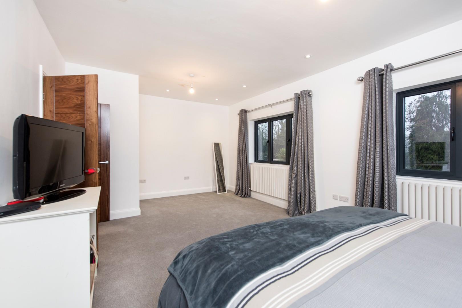 Parkside, Mill Hill